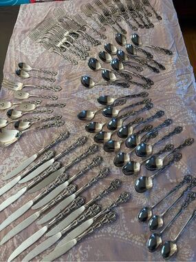 Oneida Community Chandelier Pattern Stainless Vintage Flatware Set